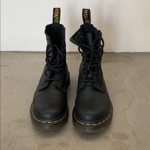 Dr Martens Black Pascal women’s US 6